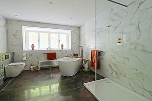 Master En-Suite- click for photo gallery